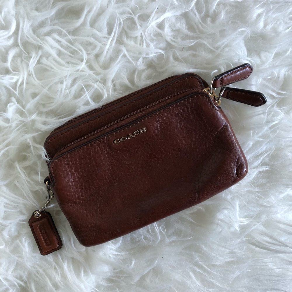 Brown Coach Wallet w Gold Detail &Detachable Strap